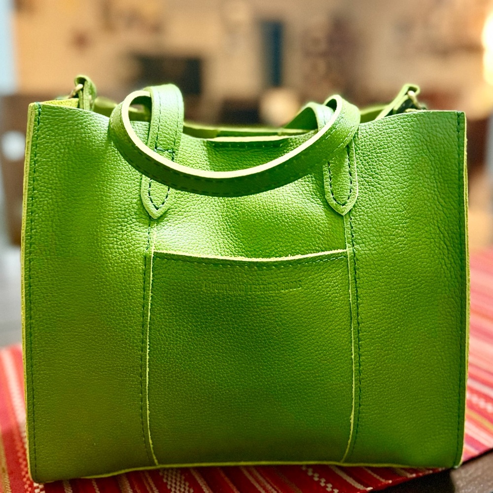💚 Portland Leather Goods Classic Lola Crossbody Tote – Mantis (Unicorn Color!) 💚